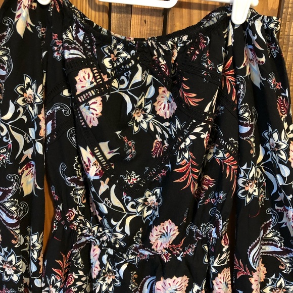 NWT xhilaration extra small off shoulder romper - Picture 3 of 4